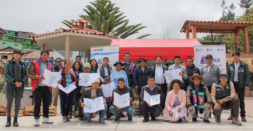 ANA entrega licencia de uso de agua con fines agrarios y poblacionales en Huancavelica
