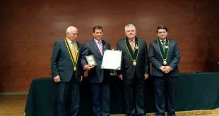 Presidente ejecutivo de Sierra y Selva Exportadora fue condecorado en la Universidad Católica de Santa María