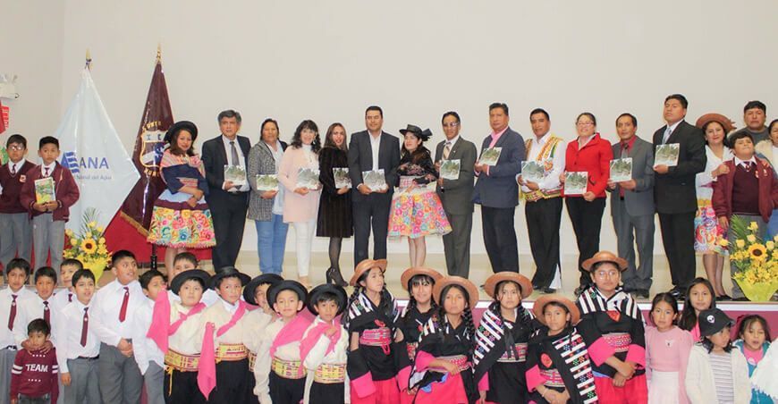 Presentan libro “Pintando con palabras nuestro río Shullcas” Huancayo Perú 