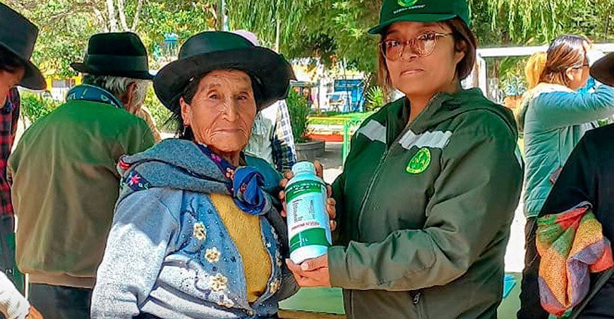 Entregan abono foliar a productores de San Juan de Iscos
