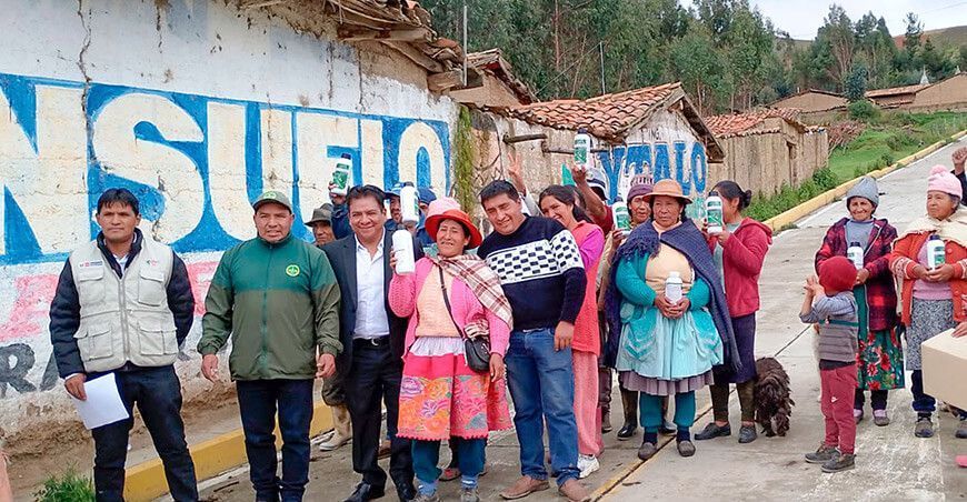 entregan abono foliar a productores de Junín Perú