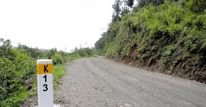 Mejora de 16 km de caminos vecinales beneficia a los productores de Hauchocolpa