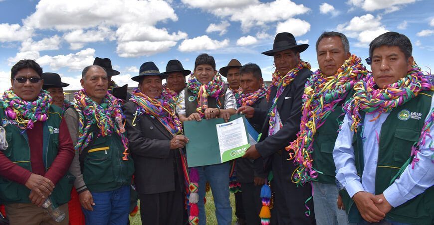Sacari Titicachi comunidad campesina Puno Perú