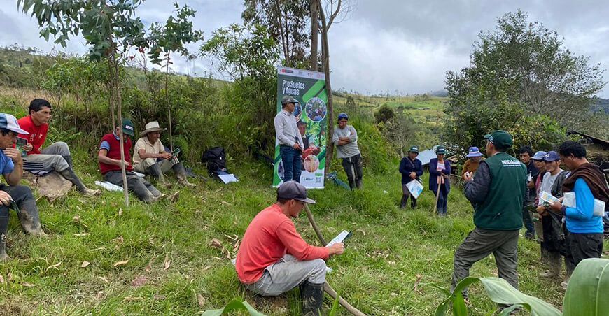 Productores de Florida se capacitan en manejo de suelos agrícolas para cultivo de maíz en Amazonas INIA Perú