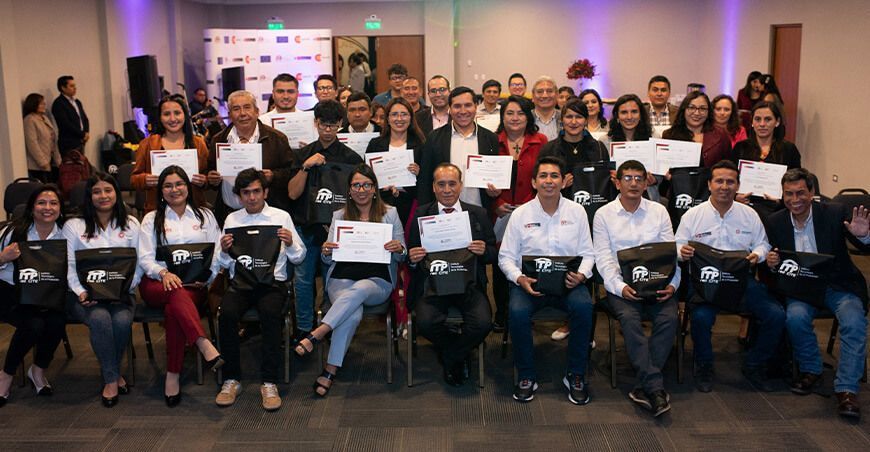 Becarios concluyen programa formativo en las cadenas de palta, cacao y derivados lácteos Cajamarca ITP Produce