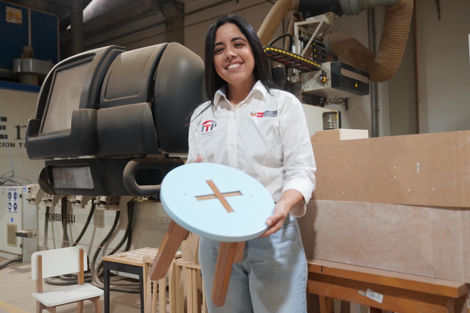 Bridan servicio de ensayos de laboratorio para muebles escolares mypes madereras ITP 