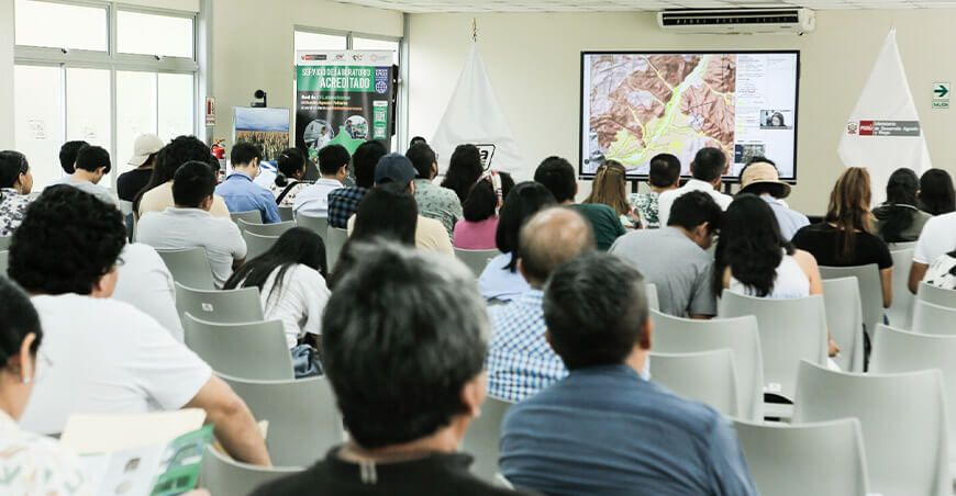 Expertos de Chile, Argentina, Colombia y Perú abordan tecnologías para la conservación del agua en riego