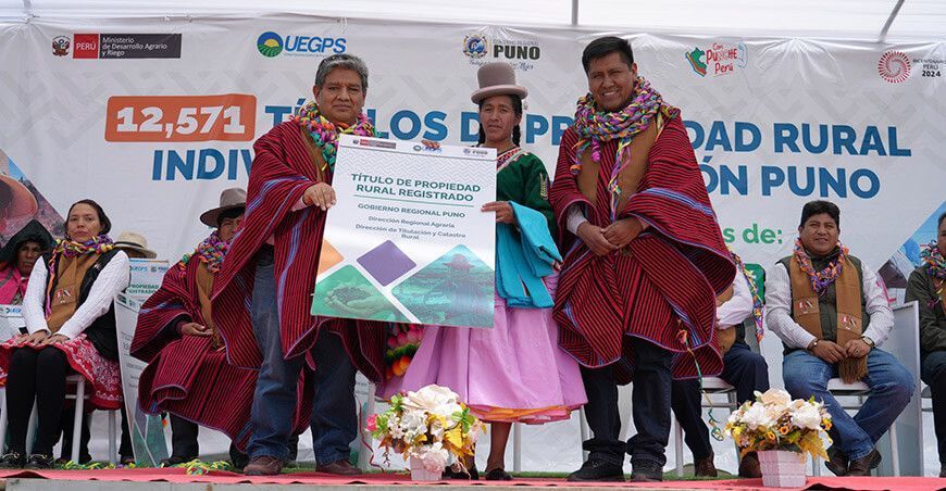Entregan 12 571 títulos de propiedad rural en Puno