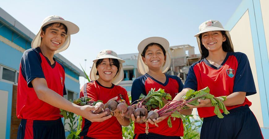 estudiantes participaron en el programa Huertos Escolares en La Libertad Perú