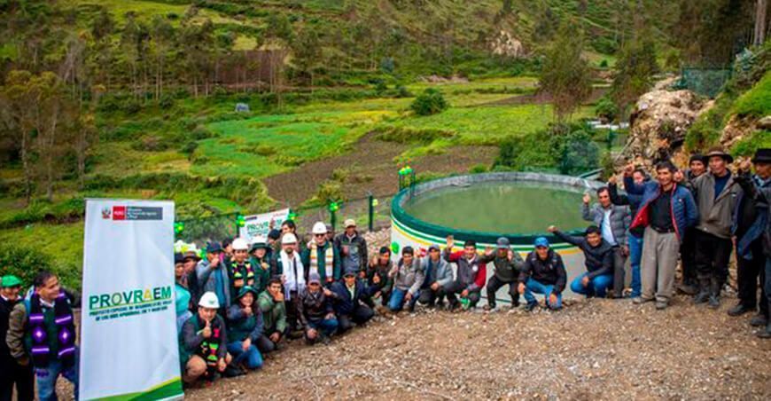 Ponen en marcha sistema de riego tecnificado en Tayacaja Huancavelica Provraem Perú
