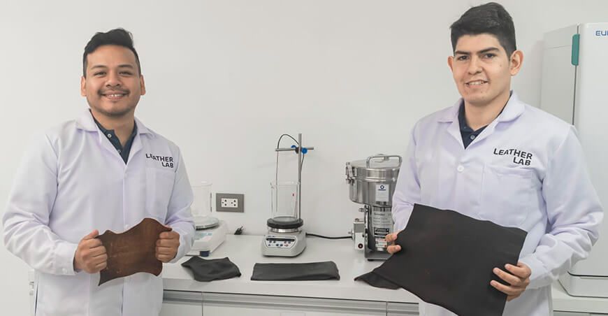 Jóvenes peruanos producen biocuero a partir de residuos de frutas y vegetales Leather Lab Perú