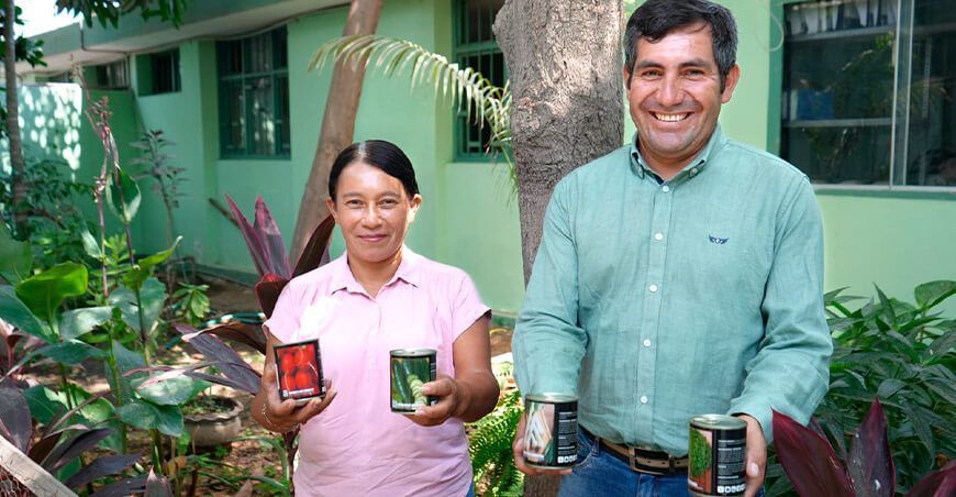Entregan 1500 latas con semillas de hortalizas a 4500 productores de Piura