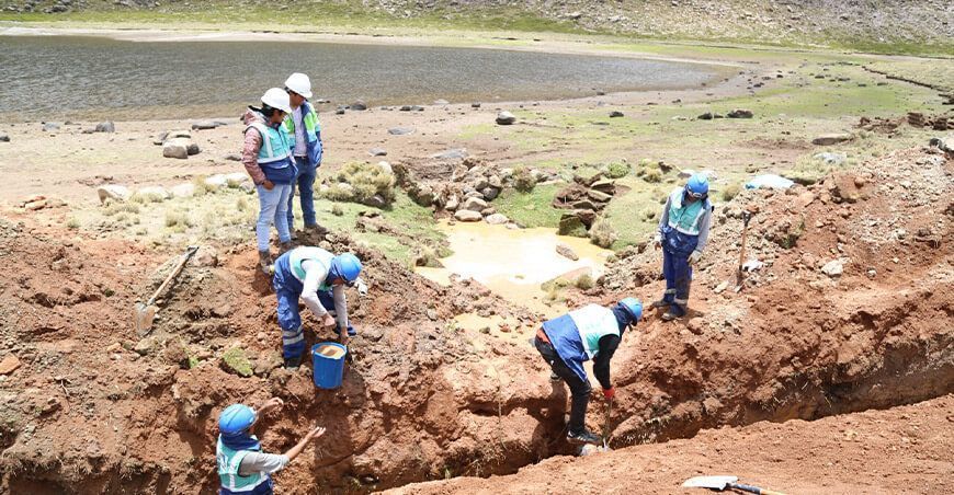 Construirán qochas Sierra Azul Perú
