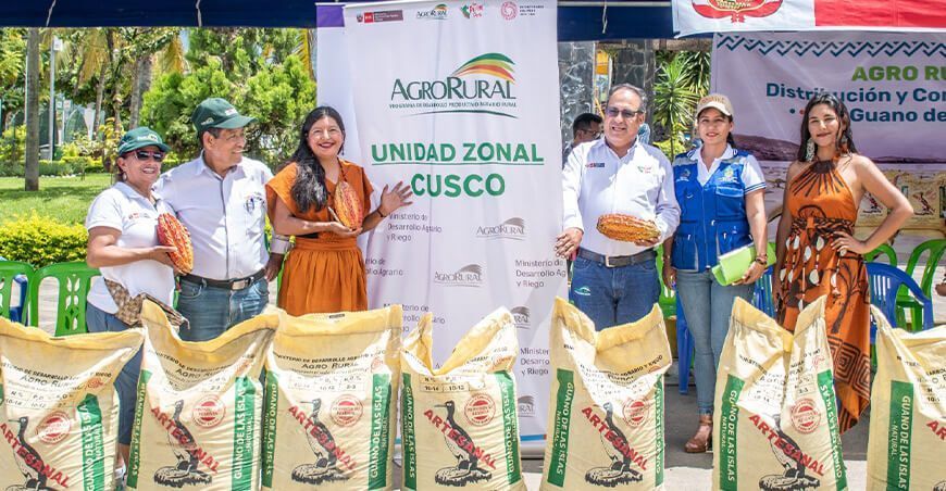 Agro Rural entrega 180 toneladas de guano de las islas a productores del Vraem