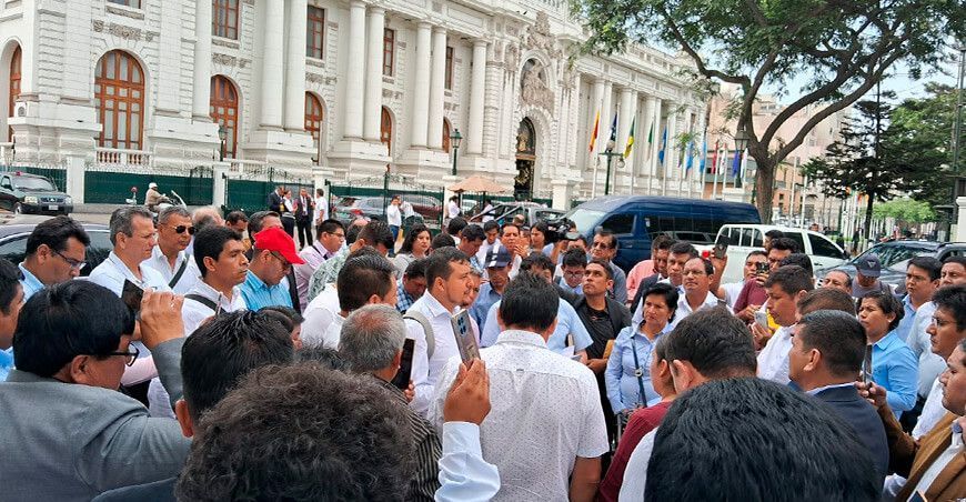 Más de 500 alcaldes rurales marcharán hacia el Congreso en protesta por recortes presupuestarios