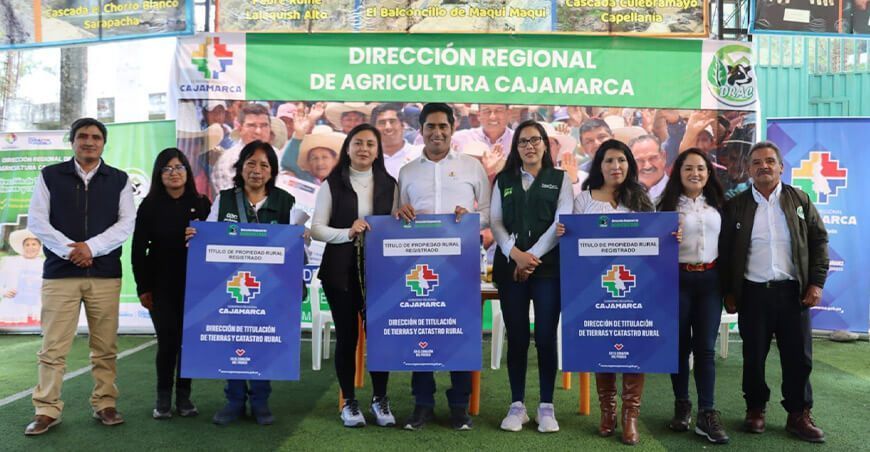Entregan títulos de propiedad a 7 comunidades campesinas de San Pablo en Cajamarca Perú