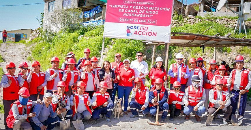 Realizan descolmatación de los canales de riego en el anexo de Huarangayo en Moquegua Perú