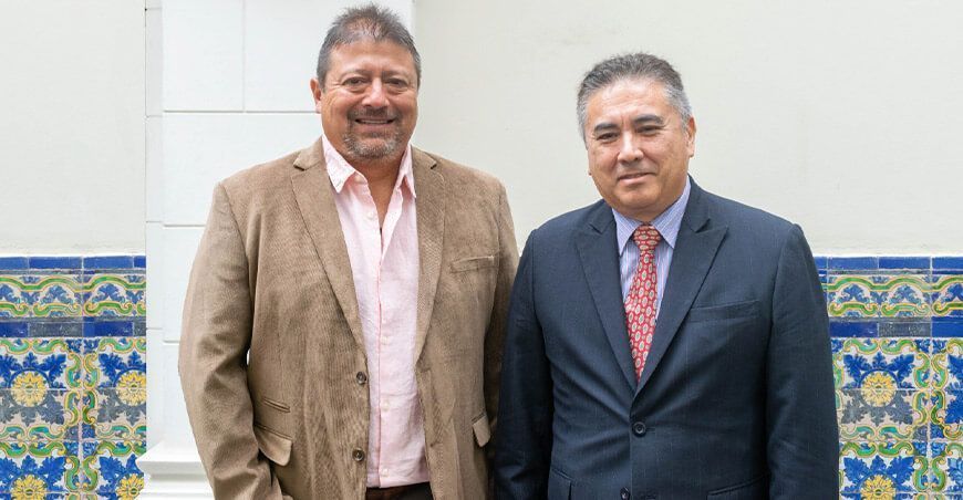gerente general de la Cámara Peruana de Café y Cacao, Antonio Arbe, se reunió con el embajador de Nueva Zelanda, José Bustinza