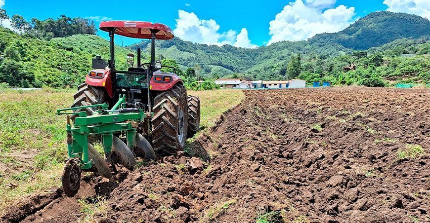 GORE Junín Perú maquinaria agrícola