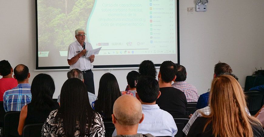 Luis Alberto Gonzales - Zúñiga Guzmán Serfor inicia curso para incentivar proyectos destinados a reducir emisiones de carbono producido por la deforestación 