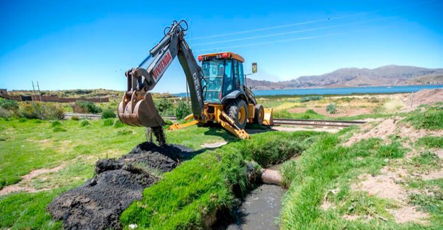 Inician limpieza y descolmatación de los canales afluentes al Lago Titicaca Puno