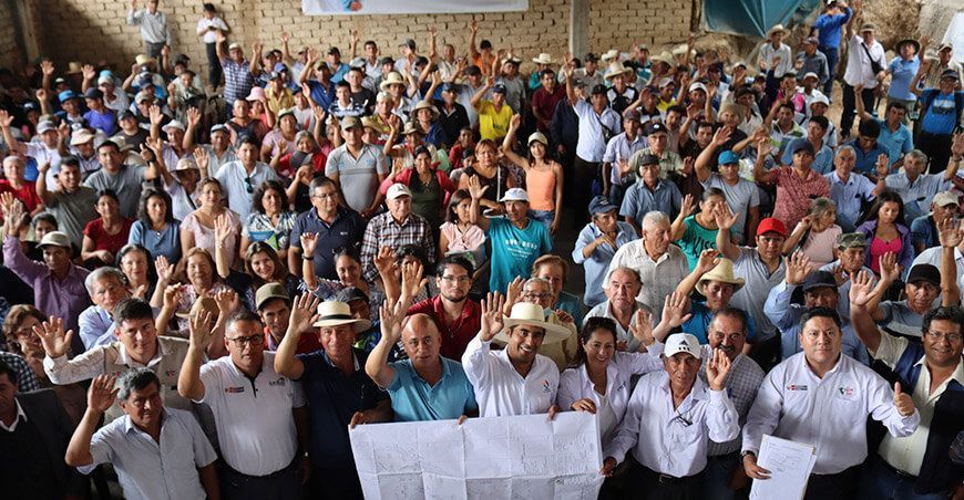 Entregan título de propiedad a la comunidad campesina San Benito en Cajamarca Perú