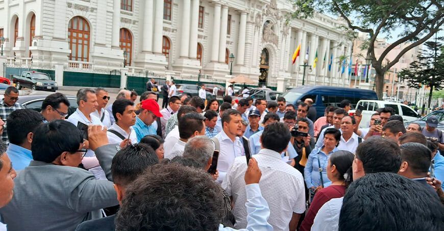 Más de 500 alcaldes rurales marcharán hacia el Congreso en protesta por recortes presupuestarios