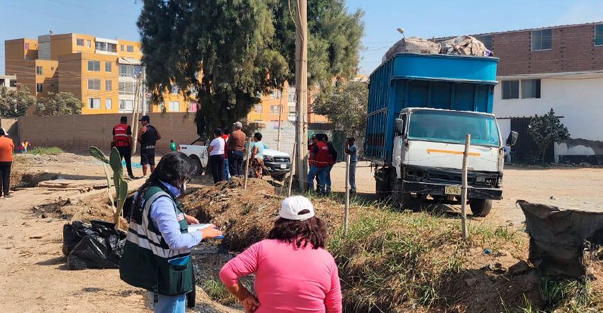ANA clausura nueve tuberías clandestinas que dañaban canal de riego, en Puente Piedra, Lima
