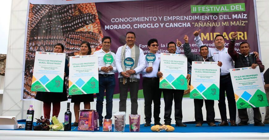 Midagri entra de títulos de propiedad rural Cajamarca Perú
