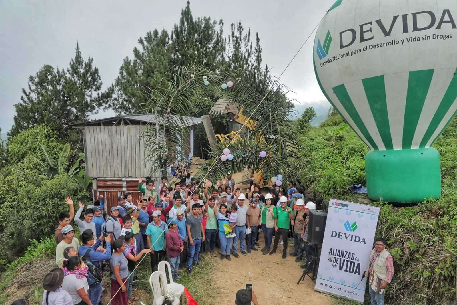 Mejorarán 23.46 km de caminos vecinales para beneficiar a 340 familias productoras Devida Vraem Perú