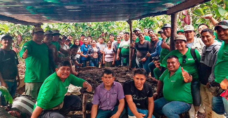 Producirían 149 toneladas de abonos orgánicos para mejorar producción de cacao Huánuco Devida Perú
