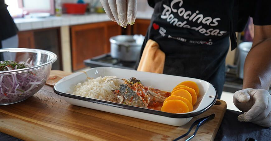 Cómo se democratiza la experiencia gastronómica en los comedores populares Comida Bondadosa Perú