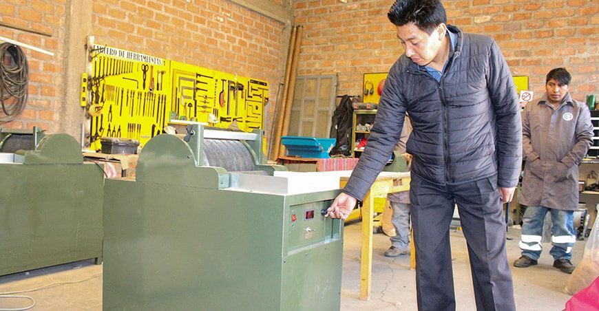 Empresa puneña crea maquinarias innovadoras para procesar fibra de alpaca