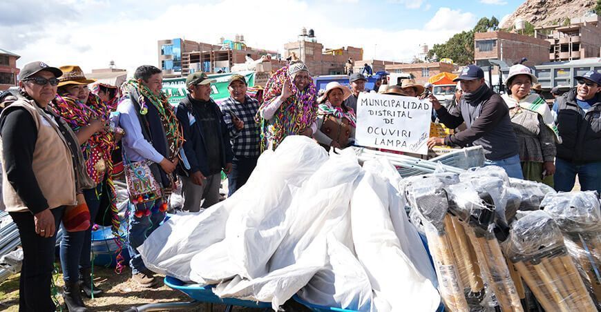 Puno entrega bienes y materiales para conservación de bofedales y canales de agua Perú