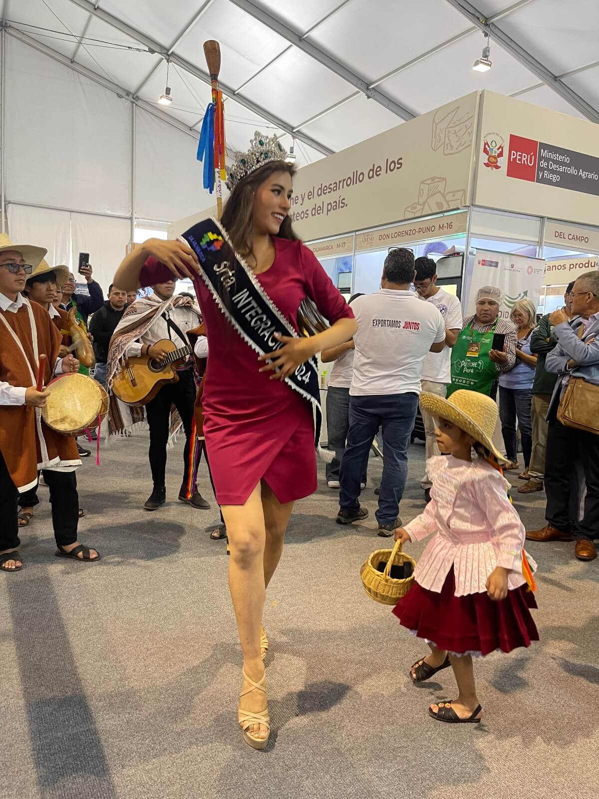 Señorita Integración de la Región Cajamarca, Camila Marín Aro Salón del Queso Peruano