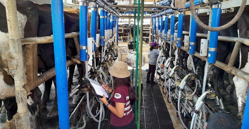 UNAML Facultad Zootecnia Participa en la Jornada de Investigación y Promoción de la Ganadería Lechera