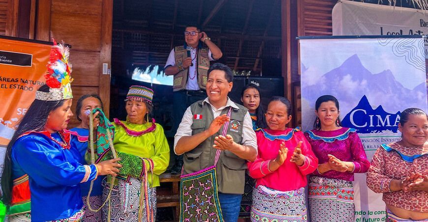 Inauguran y entregan local artesanal multiusos a mujeres indígenas Shipibo-Konibo Ucayali Perú
