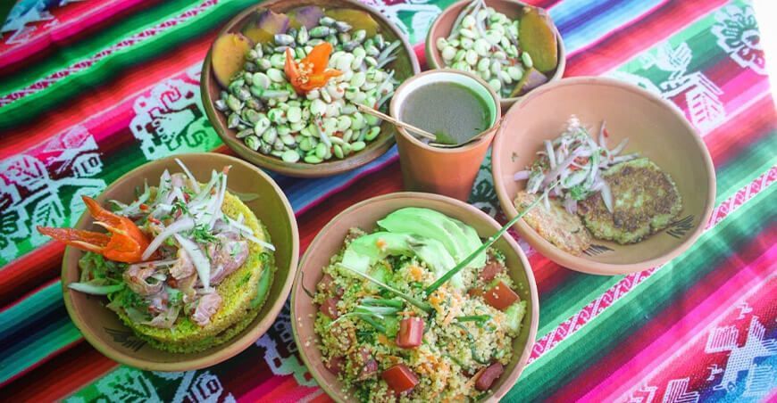 platos típicos a base de granos andinos Perú Tarwi quinua 