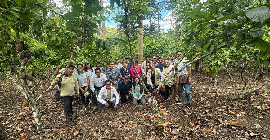Autoridades ambientales culminan exitosamente curso sobre carbono forestal Serfor Perú productores de cultivo de cacao