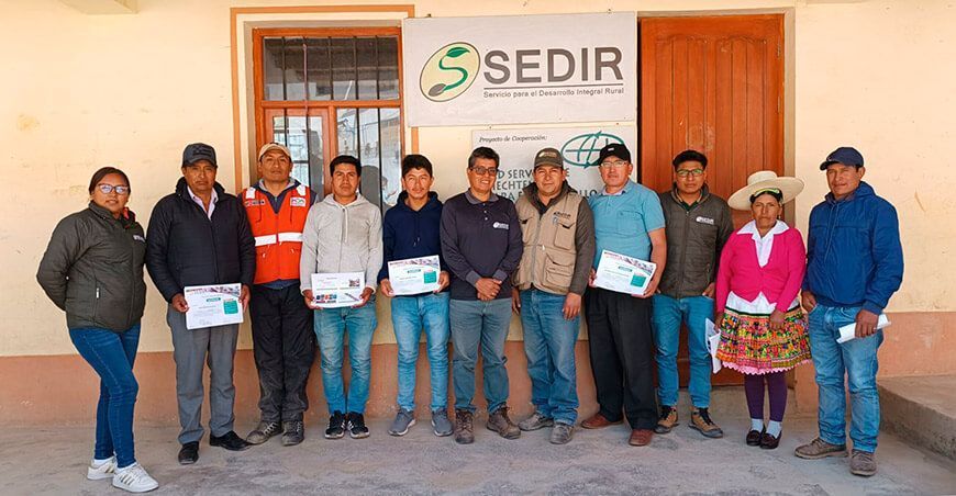 Apicultores de Moro y Pamparomás se capacitaron en el manejo de colmenas Ancash Sedir Perú