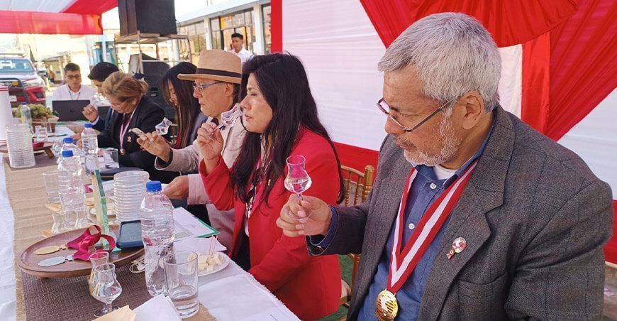 Conoce a los destilados Morinos ganadores en las categorías Premium y Mestizo destilados de uvas Ancash Perú