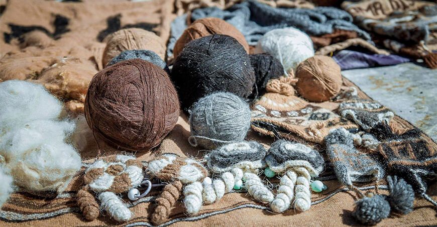 fibra de alpaca lana ovillos de alpaca textiles Perú
