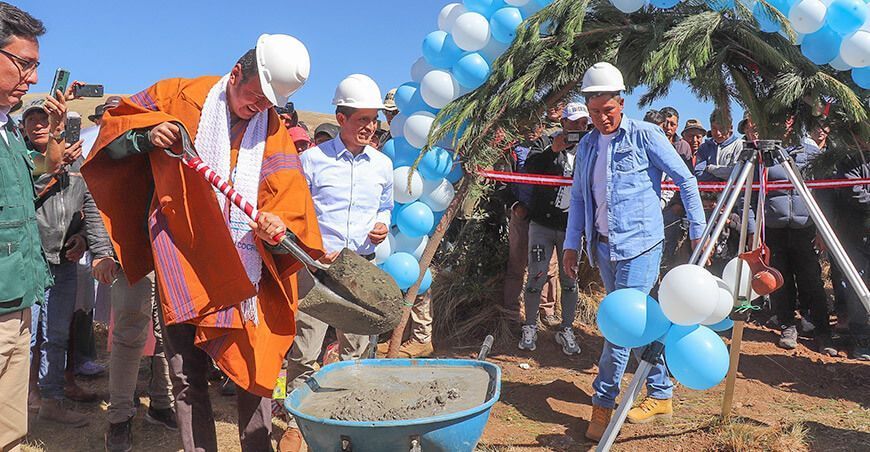 Midagri obras de riego en Acocro y Ocros en Ayacucho Perú