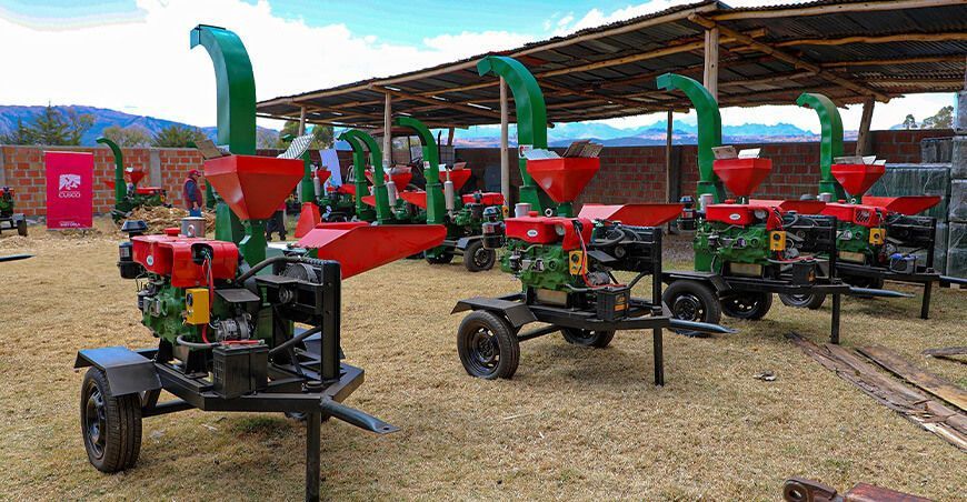 Adquieren máquinas picadoras moledoras para entregar a productores