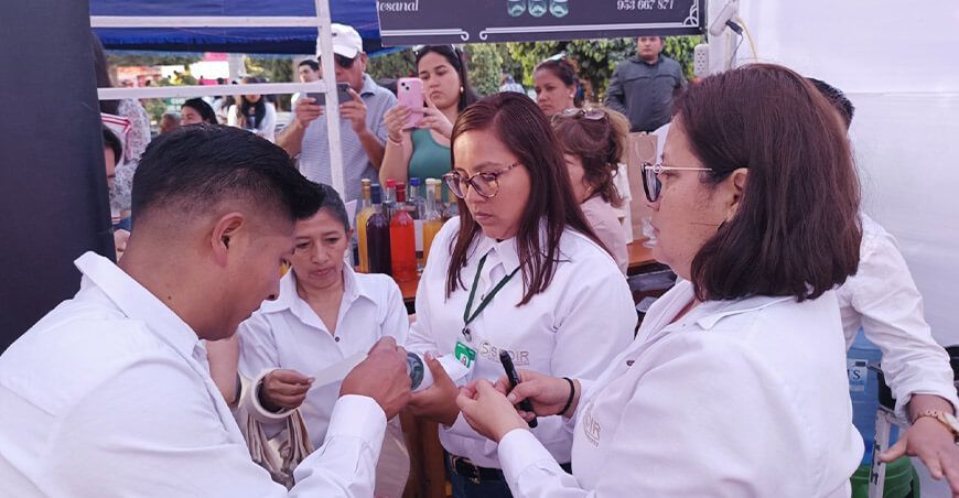 Conoce a los destilados Morinos ganadores en las categorías Premium y Mestizo destilados de uvas Ancash Perú