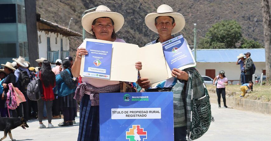 Midagri entregó títulos de propiedad rural individual a pobladores de Chúmuch en Cajamarca Perú 
