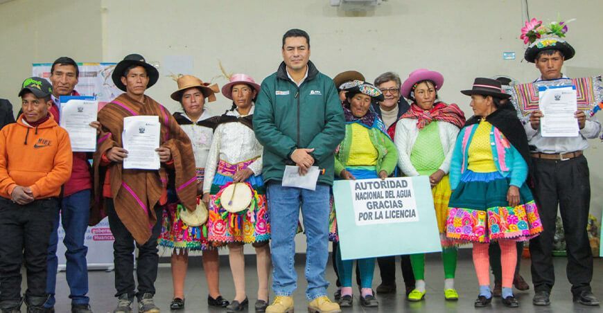 Más de 1850 agricultores beneficiados con entrega de licencias de uso de agua de Huancavelica Perú