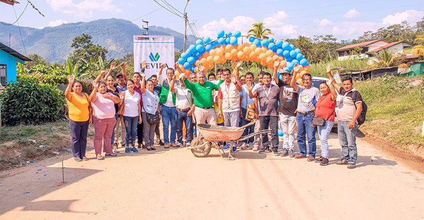 Mejoramiento camino vecinal Río Negro Pampa Hermosa Junín Perú Devida