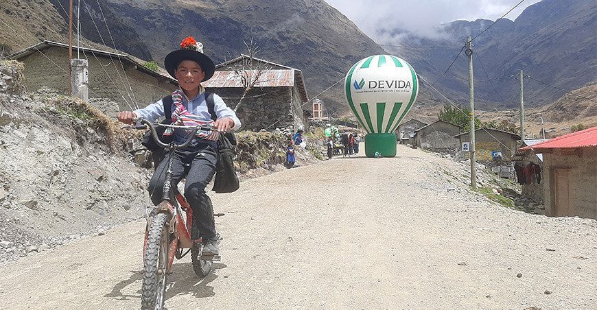 Devida entregó 9.66 km de camino vecinal mejorado en Oronccoy Ayacucho Perú