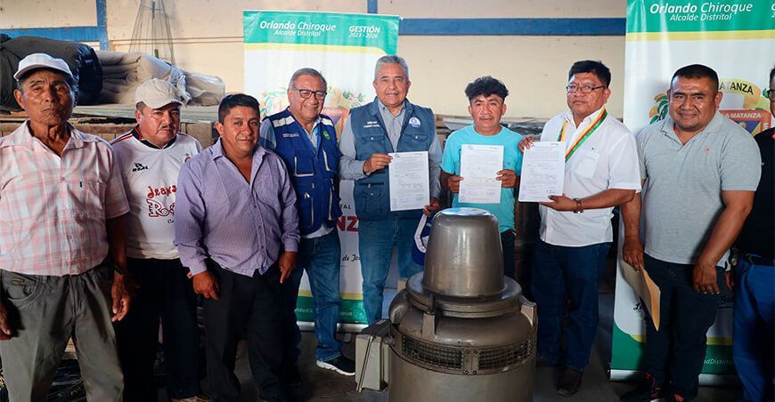 Entregan bomba de agua a asociación de Matanza Piura Perú